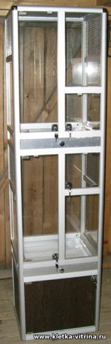 Витрина для попугаев в зоомагазин